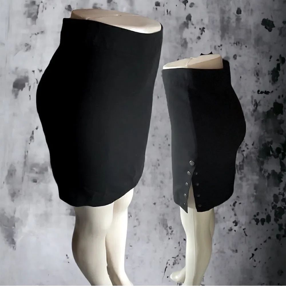 Love 21 by Forever 21 l Black l Pencil skirt l Functional Snaps l Lined l Zip -S